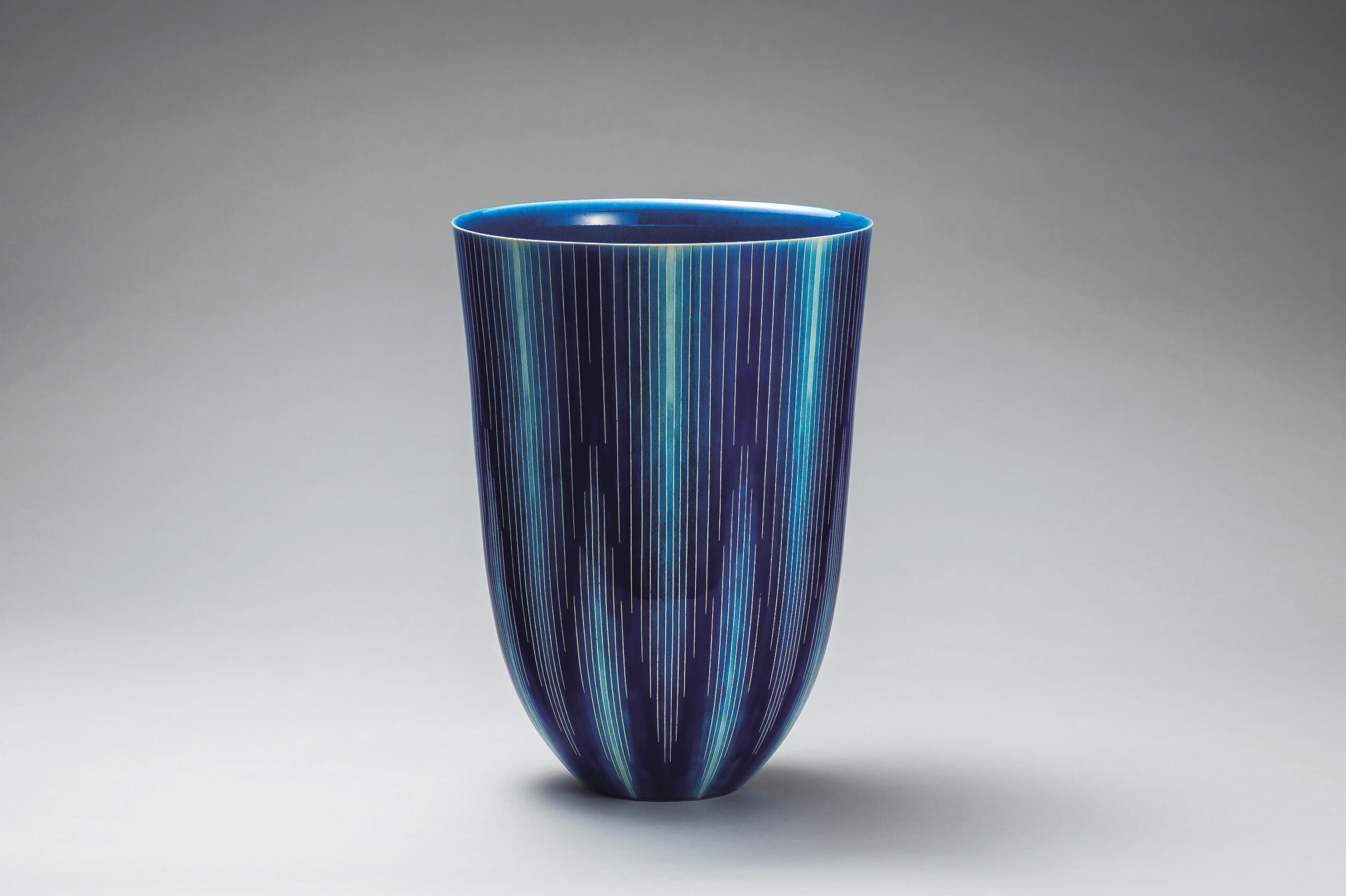 「青釉銀彩線文花器」 2018 29.5×29.5×40.0